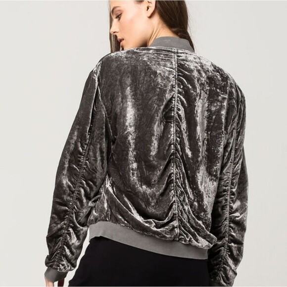 FREE PEOPLE Ruched Velvet Womens Bomber Jacket medium - Picture 3 of 13